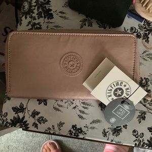 Kipling rose gold wallet #beautiful